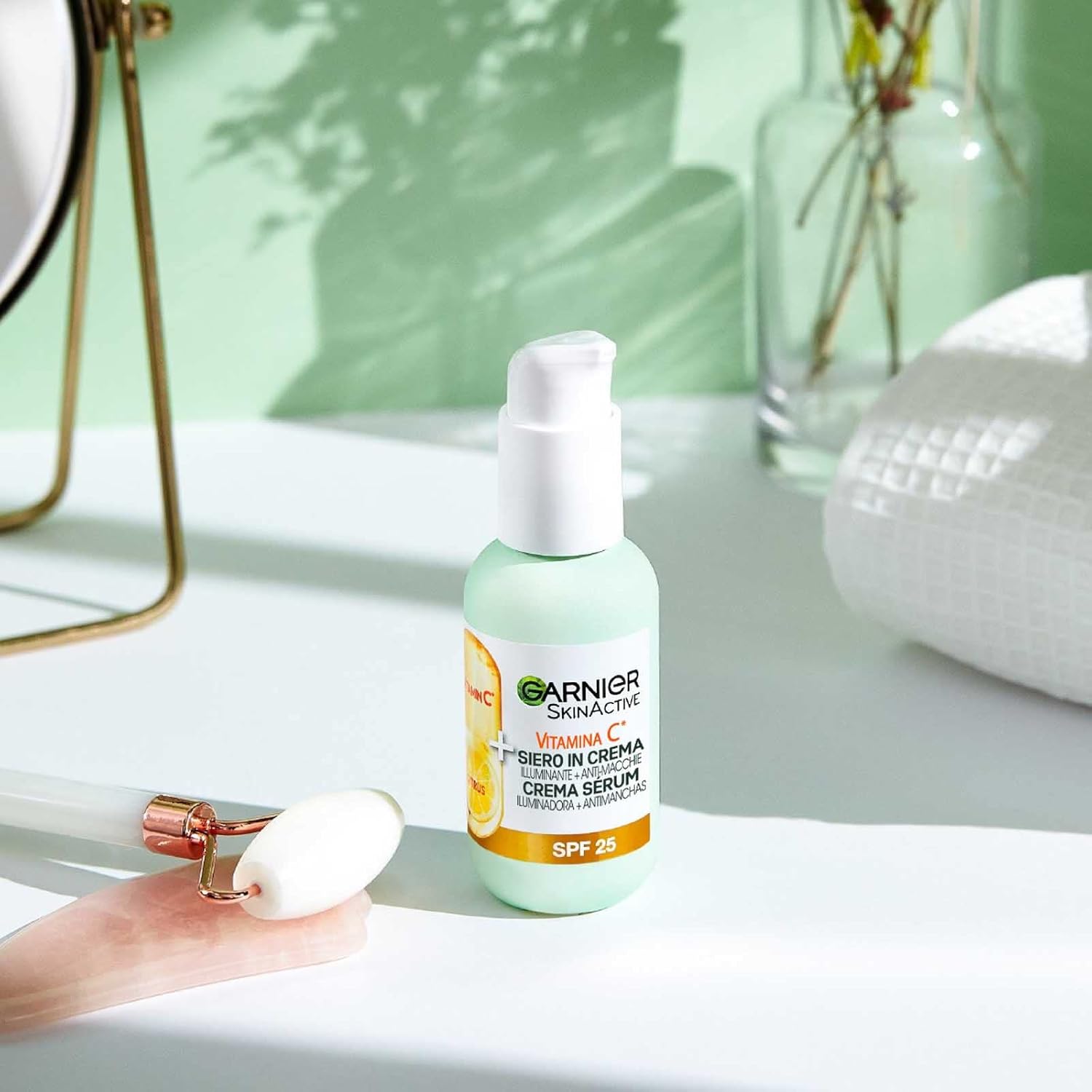 Garnier SkinActive Vitamin C Sérum-Crème Éclat 2-en-1 SPF 25 50ml – Image 2
