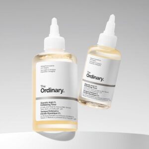 The Ordinary Tonique Exfoliant à l'Acide Glycolique 7% 240 ml pour exfolier et améliorer la texture de la peau.